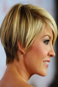 best-short-haircut-for-thick-and-wavy-hair
